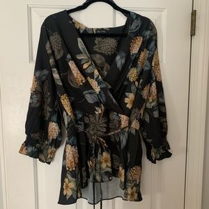 City chic blouse with cross over front.